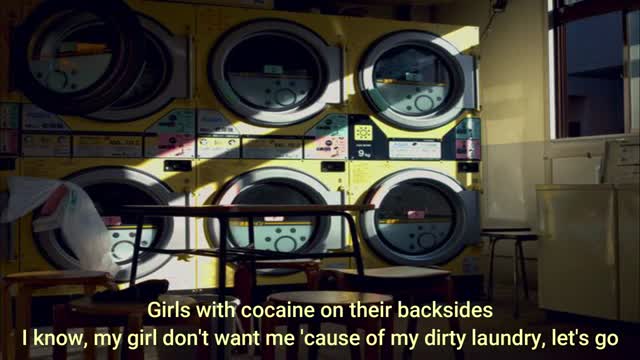 Dirty Laundry - Blackbear (Lyrics)