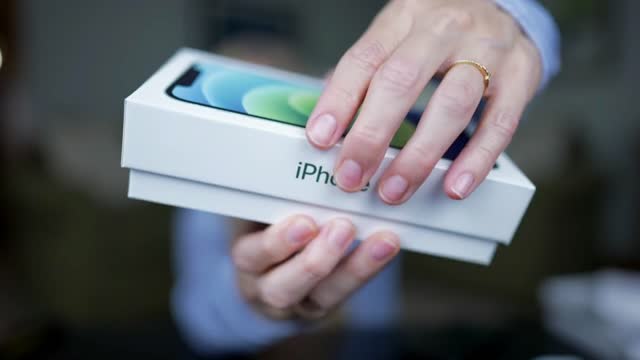 IPhone 12 and IPhone 12 Pro (Review and Unboxing!)