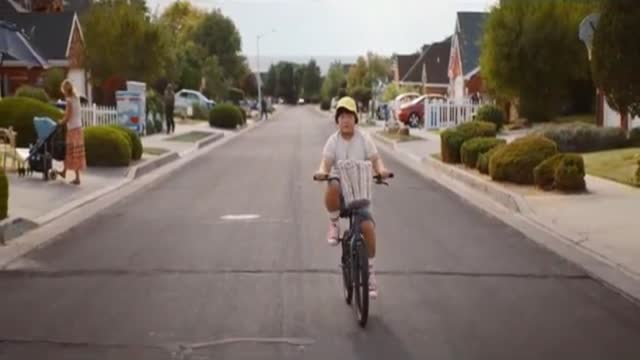 Barb and Star Go to Vista Del Mar (2021) | Trailer