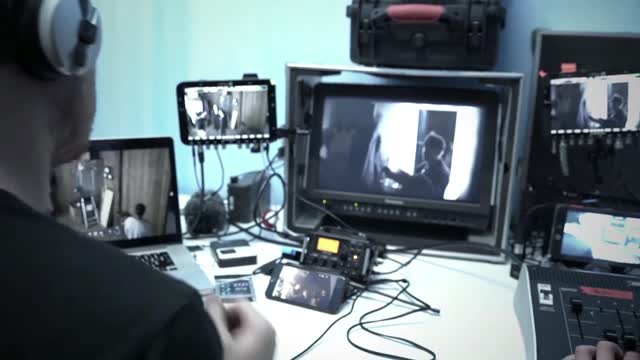 THE CONJURING 2 - SCARIEST TWO-WAY MIRROR PRANK 