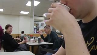 Clueless White Guy Orders in Perfect Chinese, Shocks Patrons and Staff