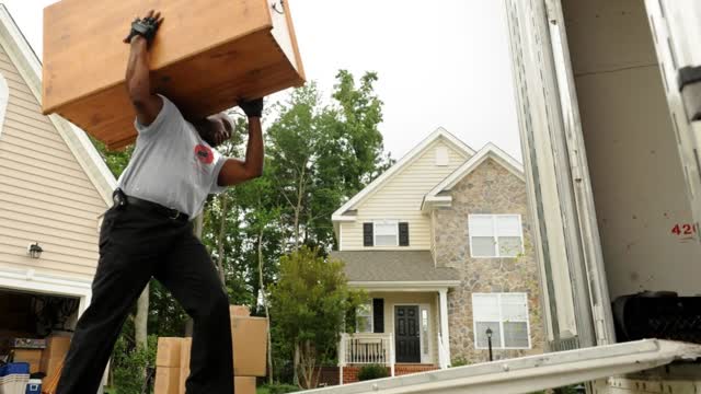 Trust Canadian Van Lines : Long Distance Moving Company in Toronto, ON