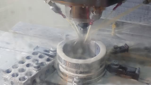 T&R Tooling : Injection Mold Building in Valley View, TX