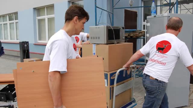 Trust Canadian Van Lines | Long Distance Movers in  Montreal, QC